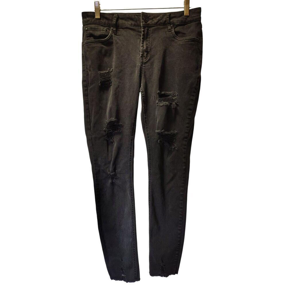 Refuge Size 8 Black Distressed‎ Skinny Jeans
